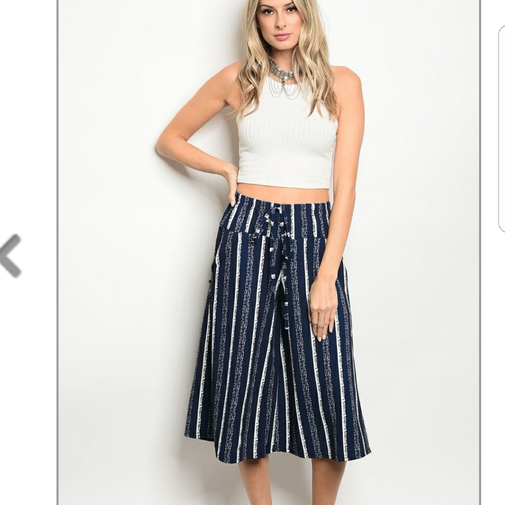 💦NAVY GREAM GAUCHO PANTS - Picture 2 of 4
